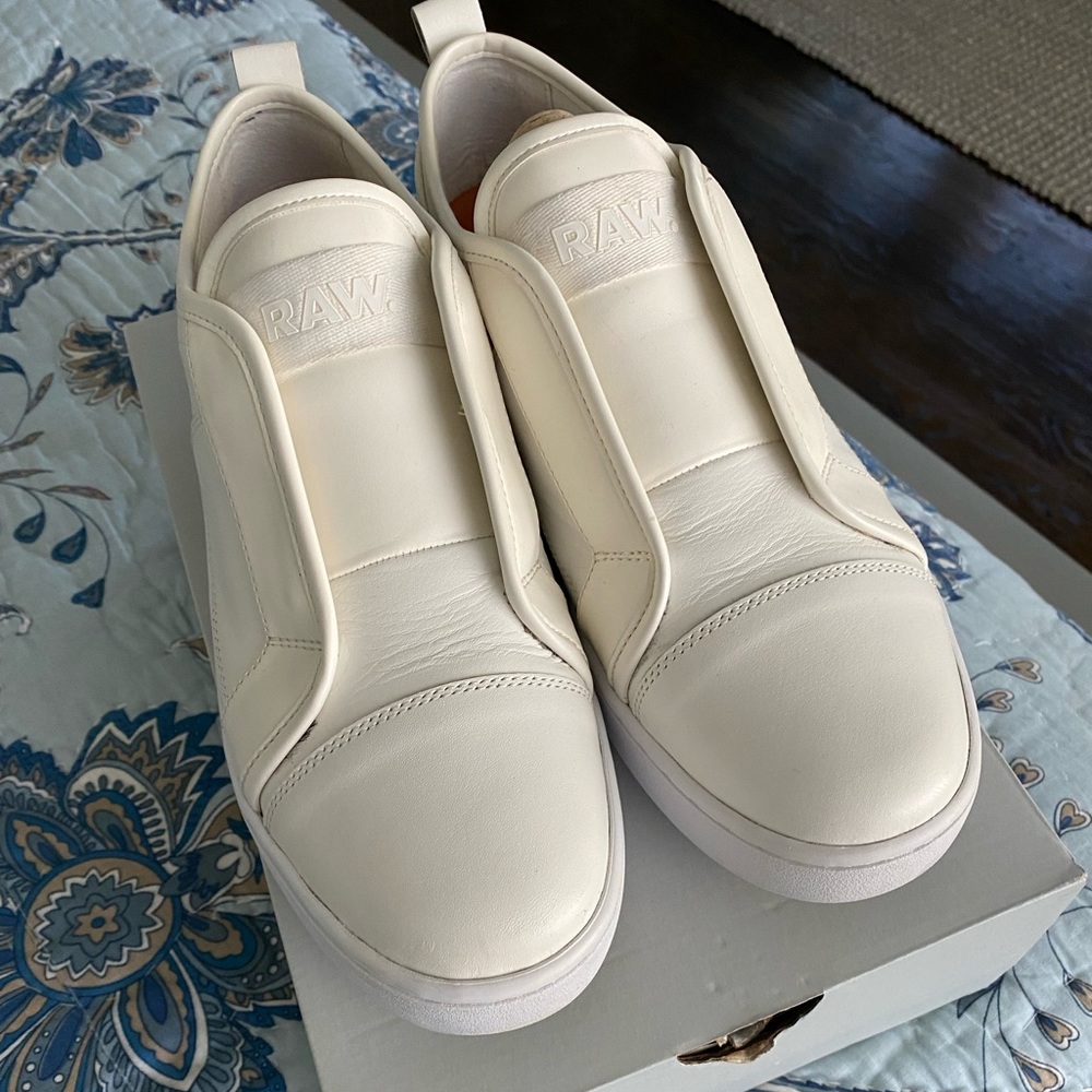 G-Star sneakers, worn several times, excellent condition, off-white. Size 10